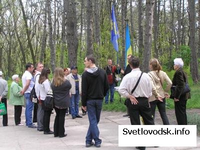 Небайдужі громадяни зібралась біля погруддя Шевченка