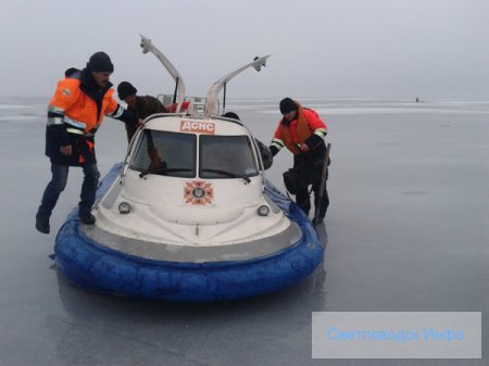 Світловодськ: рятувальники врятували подружжя з льодової пастки