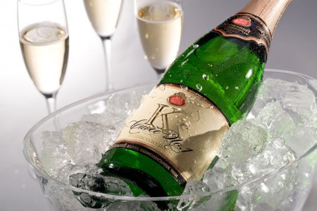 На Новый год можем остаться без киевского шампанского