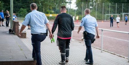 В Германии футбольного вратаря арестовали после 43 пропущенных мячей