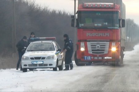 Завершено слідство відносно підприємця, який пропонував хабар співробітнику поліції