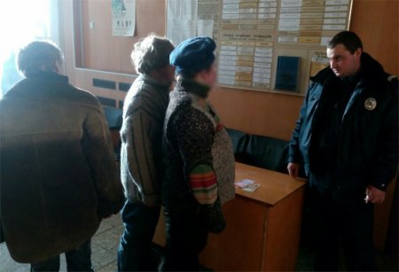 На Кіровоградщині працівники поліції охорони затримали за "гарячими слідами" трьох підозрюваних у грабежі