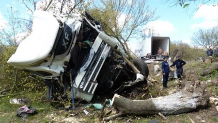 В Александрии разбилась фура Новой почты