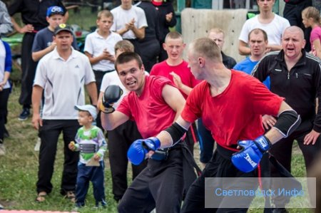 Боксерський турнір в перший день літа