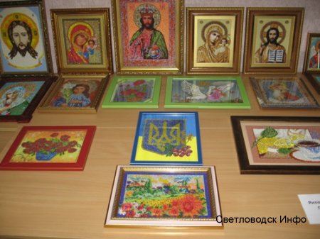 Мистецька виставка у Просвітницькому центрі