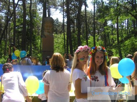 Парад вишиванок в Світловодську Парад вишиванок в Світловодську