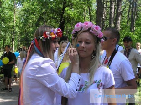 Парад вишиванок в Світловодську Парад вишиванок в Світловодську