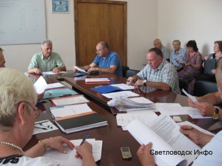 Виконком засідав понад дві години