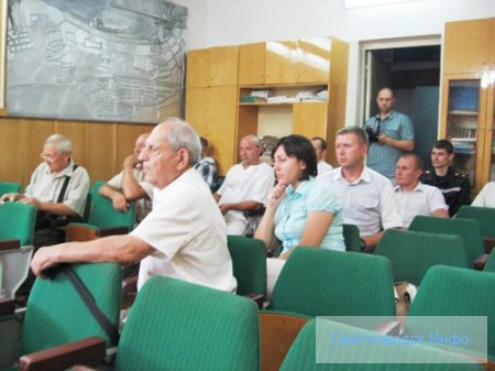 Круглий стіл: початок діалогу?